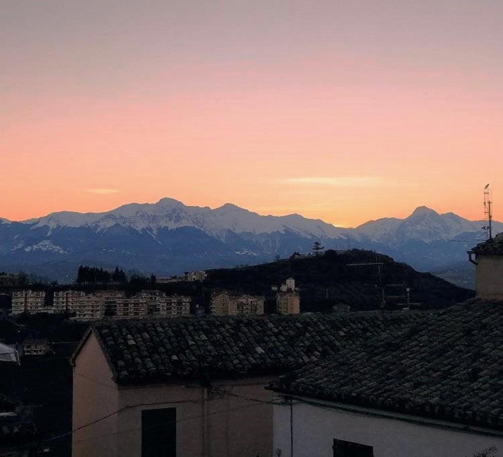 Casa In Centro Storico Vista Gran Sasso Daire Atri Dış mekan fotoğraf