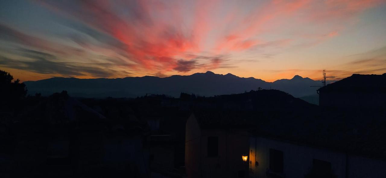 Casa In Centro Storico Vista Gran Sasso Daire Atri Dış mekan fotoğraf